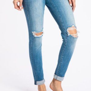 LAST PAIR! High Rise Ripped Knee Skinny Jeans